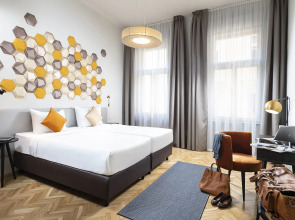 Three Corners Hotel Art