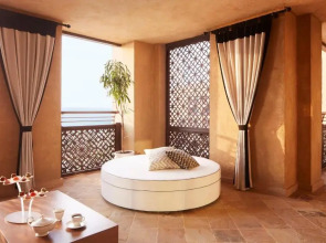 Отель Jumeirah Mina Al Salam