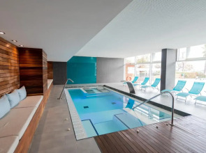 Отель Atenea Port Barcelona Mataro