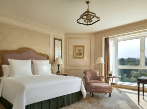 Отель Four Seasons Cairo at First Residence