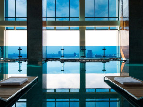 Renaissance Bangkok Ratchaprasong Hotel