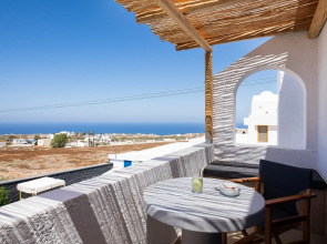 Bios Santorini Vegan - Vegetarian Boutique Hotel 