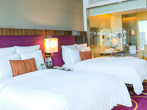 Renaissance Bangkok Ratchaprasong Hotel