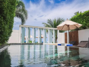 KC Beach Club & Pool Villas