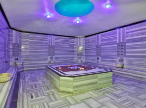 Crystal Flora Beach Resort – All Inclusive