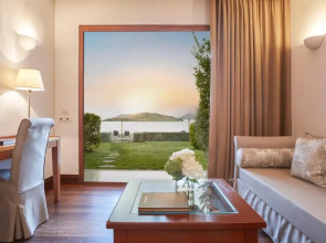 Grand Resort Lagonissi