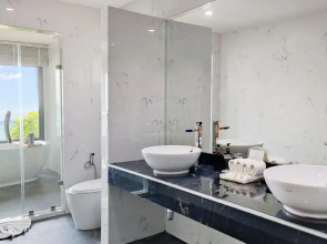 Phi Phi Holiday Resort – SHA Extra Plus