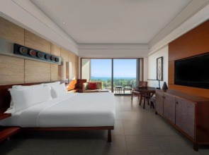 Pullman Oceanview Sanya Bay Resort & Spa