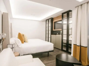 Отель The Hotel Regina