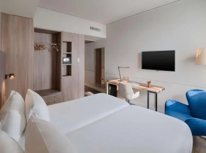 Отель NH Napoli Panorama