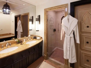 Отель Jumeirah Mina Al Salam