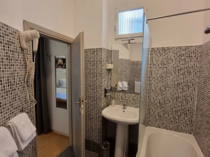 Green Class Hotel Astoria