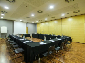 Отель Eurohotel Barcelona Gran Via Fira