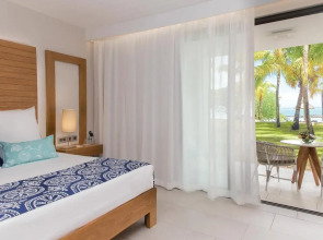 Paradis Beachcomber Golf Resort & Spa