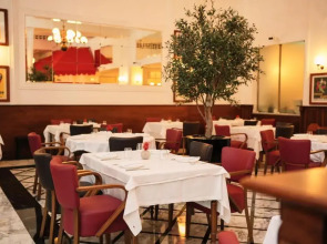 The Ritz-Carlton Residences, Dubai International Financial Centre