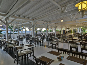 Crystal Flora Beach Resort – All Inclusive