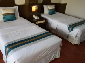 Phi Phi Island Cabana Hotel