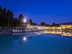 Hu Venezia Camping in Town