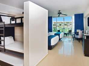 Отель Seadust Cancun Family Resort