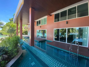 Phi Phi Cliff Beach Resort