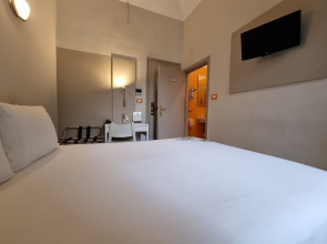 Green Class Hotel Astoria