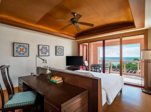 Отель Centara Grand Beach Resort Phuket 