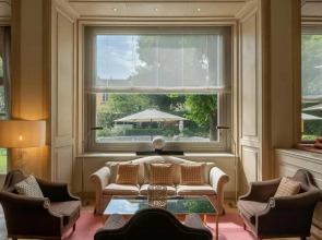 Sina Villa Medici, Autograph Collection