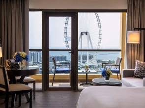 Amwaj Rotana, Jumeirah Beach