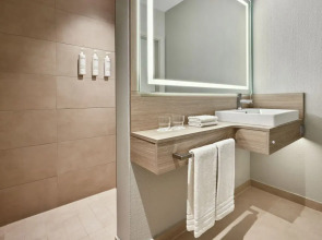 Отель Courtyard by Marriott Dortmund