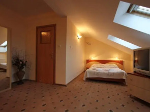 Pod Lipami Centrum Bankietowo Konferencyjne