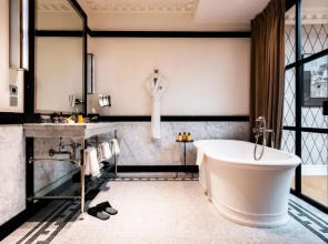 Hôtel de Berri Champs-Élysées, a Luxury Collection Hotel