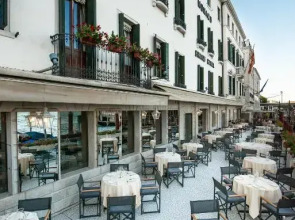 Отель Monaco & Grand Canal