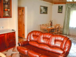 Tatyana's House s banej i bassejnom