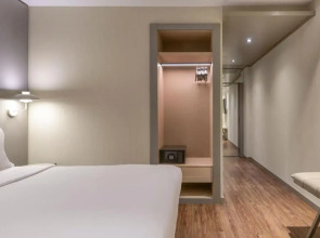 Отель AC Som by Marriott