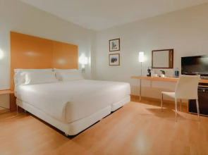 Отель Сatalonia Barcelona Beach