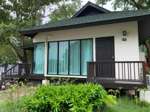 Phi Phi Holiday Resort – SHA Extra Plus