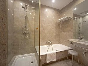 Отель Silken Puerta Madrid