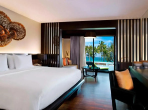 Le Meridien Phuket Beach Resort