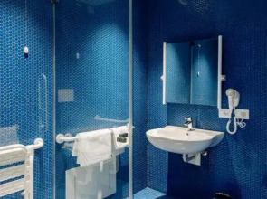 Air Rooms Rome Airport by HelloSky