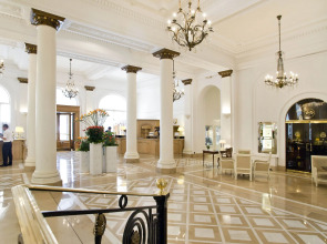 Carlton Cannes, a Regent Hotel