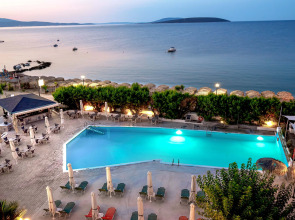 The Grove Seaside Hotel