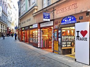 Ritchies Hostel & Hotel