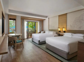 Phuket Marriott Resort & Spa, Merlin Beach