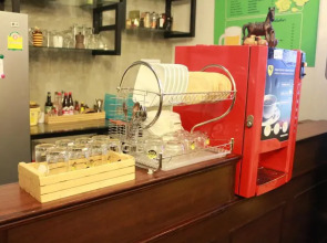 Beehive Phuket Old Town - Hostel