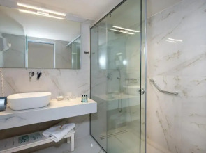 Vantaris Luxury Beach Resort