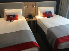 Holiday Inn Express Zurich Airport by IHG