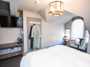 Wellesley Manor Boutique Hotel