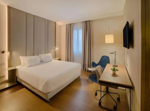 Отель NH Bologna de la Gare