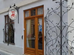 U Cervene zidle - Red Chair Hotel