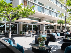 Отель Atenea Port Barcelona Mataro